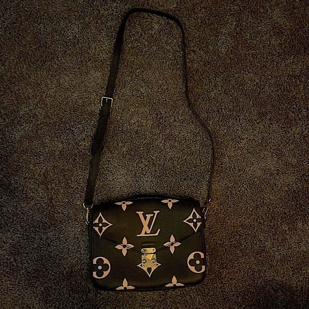 Louis Vuitton shoulder bag